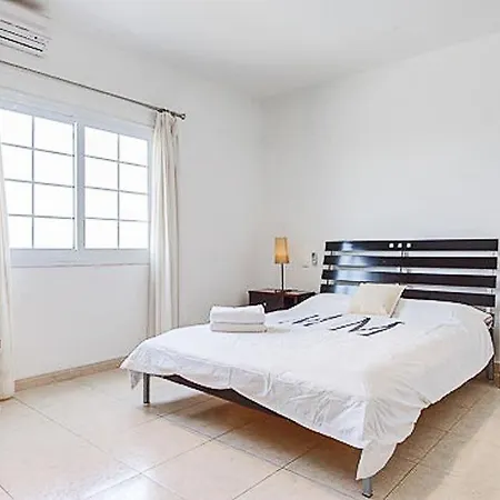 Sleeps 10 Pool Air Con Wifi Villa Puerto Calero