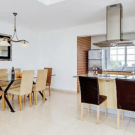 Sleeps 10 Pool Air Con Wifi Villa