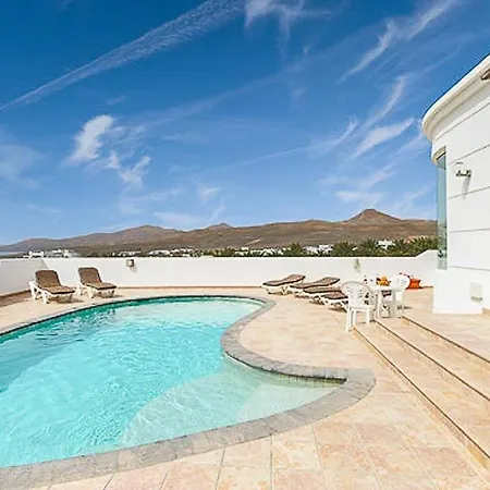 Villa Sleeps 10 Pool Air Con Wifi
