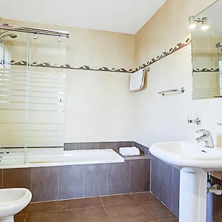 Sleeps 10 Pool Air Con Wifi Villa Puerto Calero